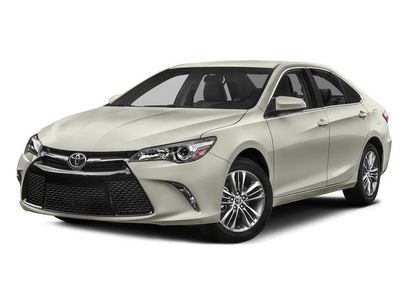 Used 2016 Toyota Camry SE w/ Moonroof Package