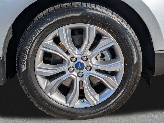 Used 2019 Ford Edge Titanium w/ Class II Trailer Tow Package AWD/4WD image 11