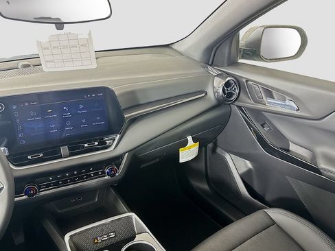 New 2026 Chevrolet Equinox LT w/ Convenience Package II FWD image 25