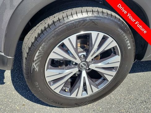 Used 2023 Nissan Rogue SV FWD image 28