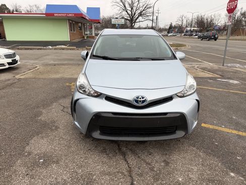 Used 2015 Toyota Prius V Two image 9
