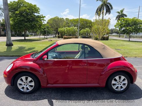 Used 2010 Volkswagen Beetle Convertible FWD image 25