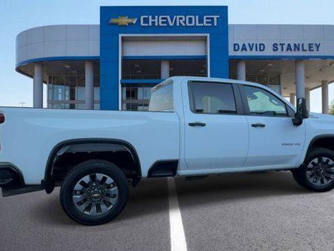 Used 2024 Chevrolet Silverado 2500 Custom w/ Custom Value Package AWD/4WD image 8