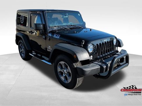 Used 2017 Jeep Wrangler Sport AWD/4WD image 6
