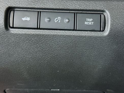 Used 2025 Nissan Altima 2.5 SV image 17