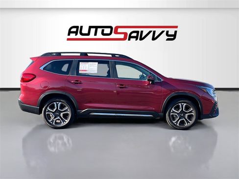 Used 2023 Subaru Ascent Limited image 8