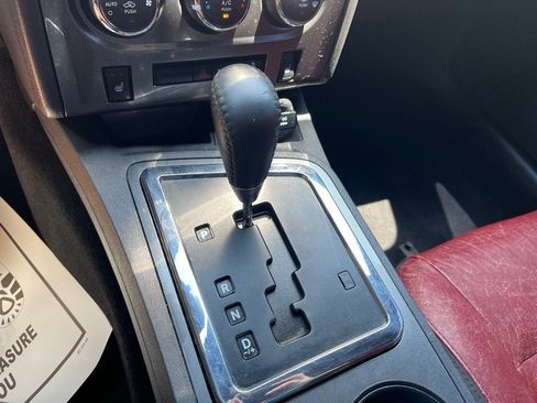 Used 2014 Dodge Challenger SXT RWD image 16