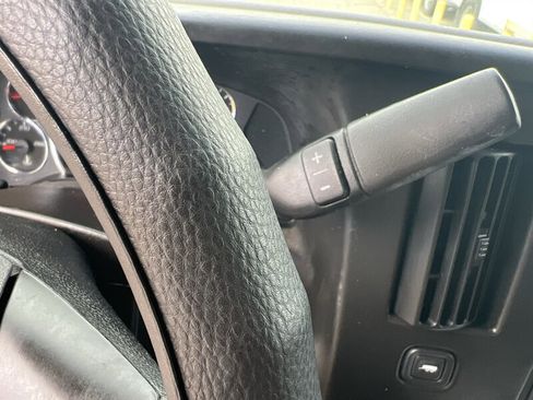 Used 2014 Chevrolet Express 2500 image 18