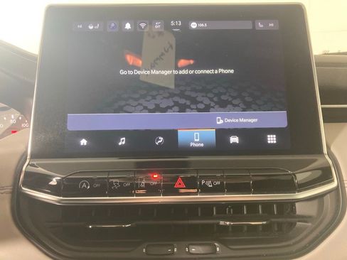 Used 2025 Jeep Compass Limited image 3