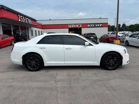 Used 2019 Chrysler 300 S AWD/4WD image 2