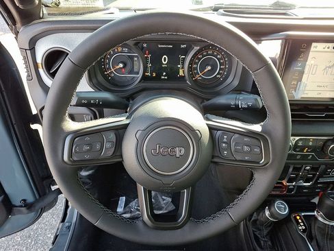 New 2026 Jeep Gladiator Sport AWD/4WD image 18