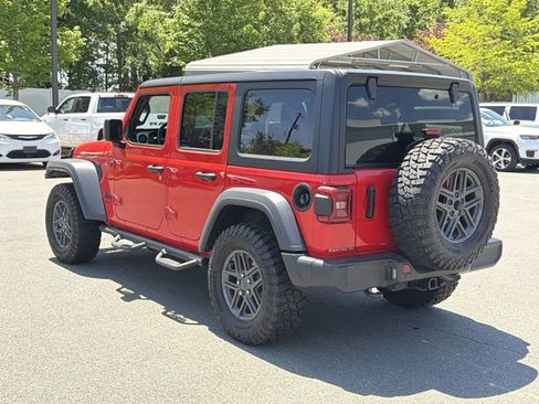 Used 2024 Jeep Wrangler Unlimited Sport AWD/4WD image 11