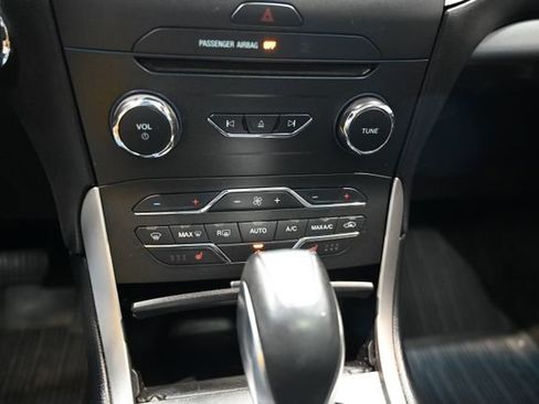 Used 2018 Ford Edge SEL w/ Equipment Group 201A image 19