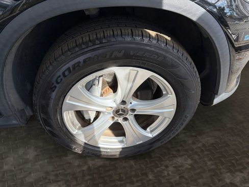 Used 2018 Mercedes-Benz GLC 300 4MATIC image 40