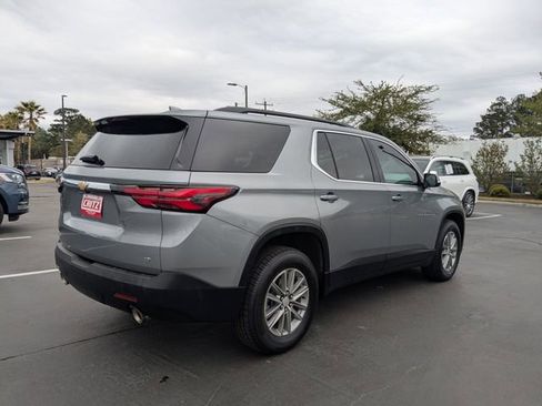 Used 2023 Chevrolet Traverse LT FWD image 5