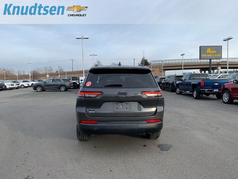 Used 2025 Jeep Grand Cherokee L Altitude image 6