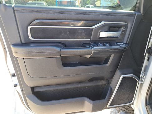 Used 2021 RAM 2500 Laramie w/ Night Edition image 15