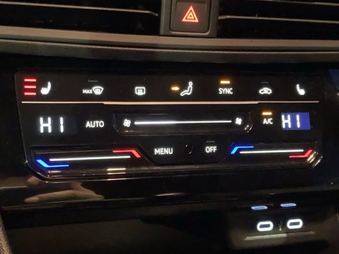 Used 2025 Volkswagen Jetta Sport image 21