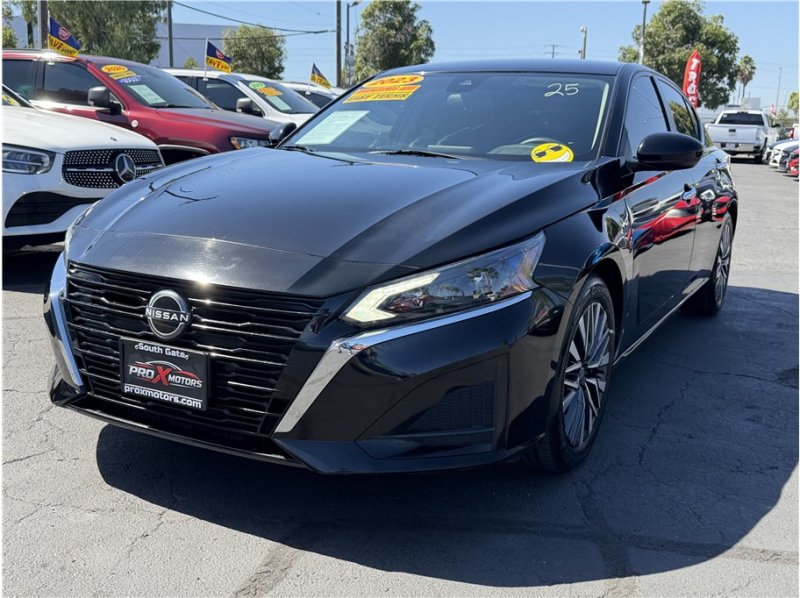 Used 2023 Nissan Altima 2.5 SV FWD image 3