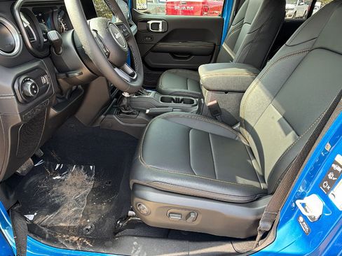 New 2026 Jeep Gladiator Sport image 16