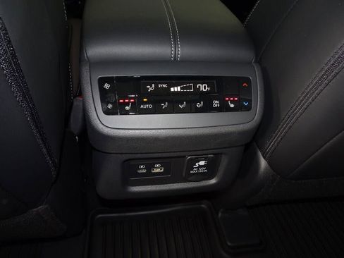 New 2025 Nissan Pathfinder Platinum image 24