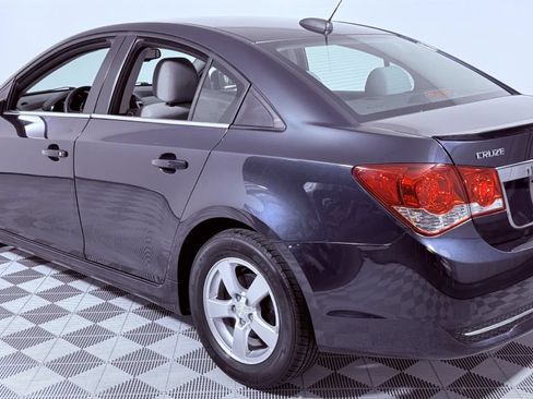 Used 2015 Chevrolet Cruze LT FWD image 5