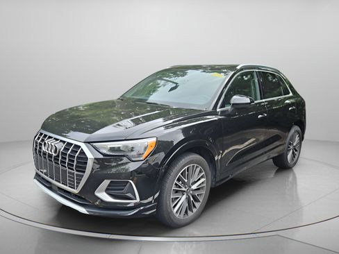 Used 2021 Audi Q3 2.0T Premium w/ Convenience Package AWD/4WD image 1