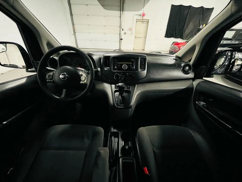 Used 2015 Nissan NV200 SV image 10