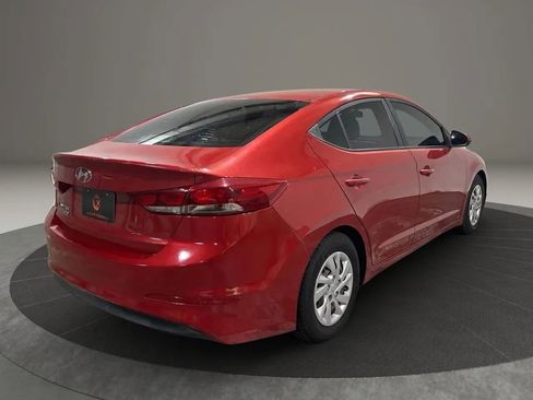 Used 2018 Hyundai Elantra SE image 13