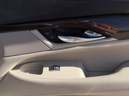 Used 2020 Cadillac Escalade Premium Luxury image 56