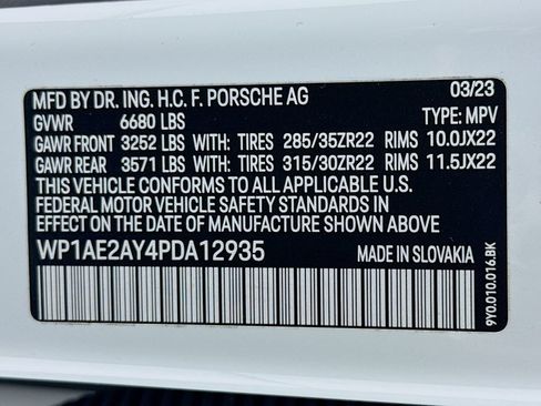 Certified 2023 Porsche Cayenne Platinum Edition AWD/4WD image 34