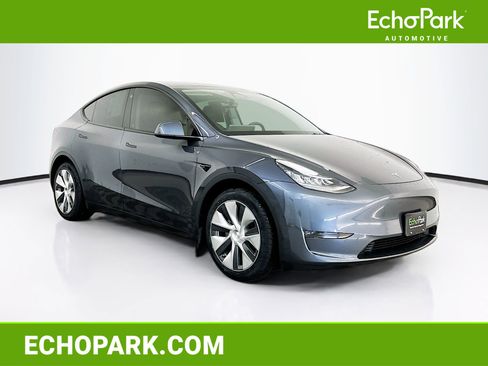 Used 2023 Tesla Model Y Long Range image 1