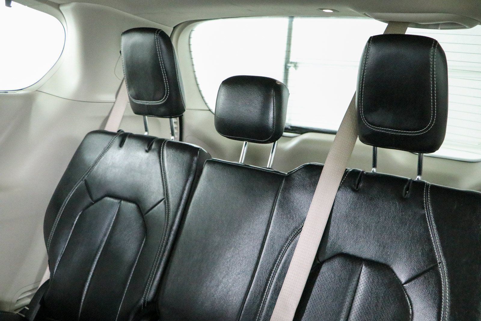 Used 2022 Chrysler Pacifica Touring-L FWD image 25