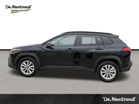 Used 2022 Toyota Corolla Cross LE image 8