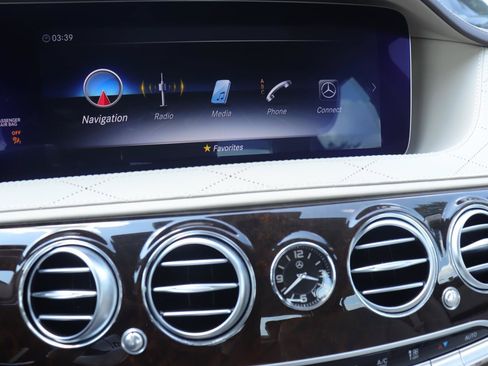 Used 2020 Mercedes-Benz S 560 Sedan image 30