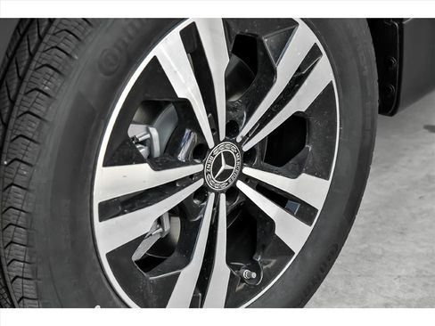 Certified 2025 Mercedes-Benz GLB 250 4MATIC image 6