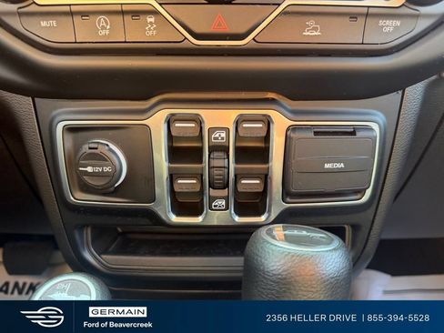 Used 2023 Jeep Gladiator Sport AWD/4WD image 20