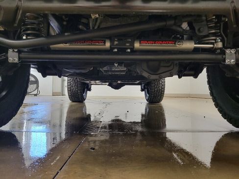 Used 2022 Jeep Wrangler Unlimited Sahara w/ Cold Weather Group AWD/4WD image 24