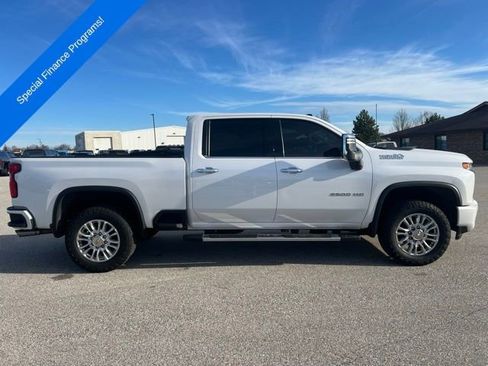 Used 2022 Chevrolet Silverado 2500 High Country w/ Z71 Off-Road Package image 7