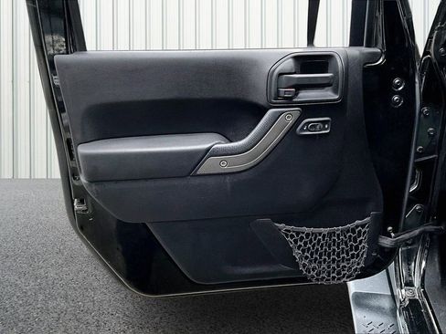 Used 2014 Jeep Wrangler Unlimited Sport w/ Power Convenience Group image 18