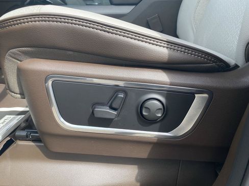 New 2026 RAM 1500 Laramie AWD/4WD image 13
