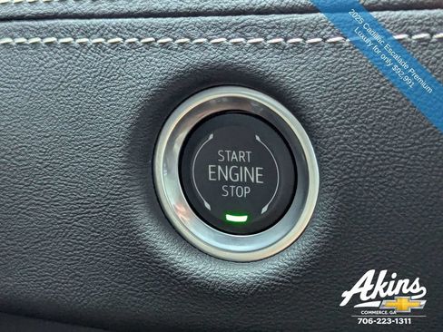 Used 2025 Cadillac Escalade Premium Luxury AWD/4WD image 32