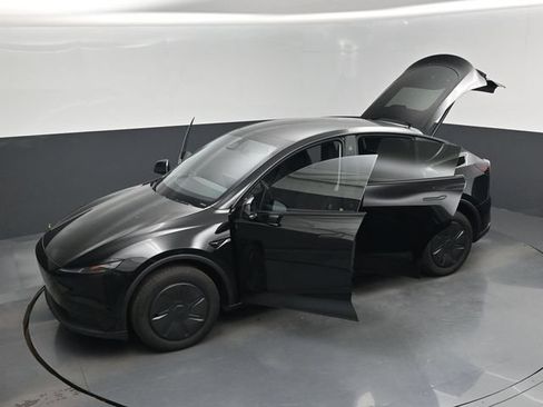 Used 2026 Tesla Model Y 2WD image 20