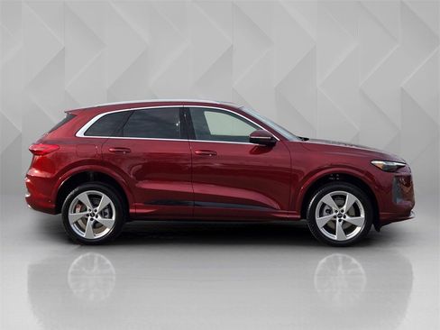 New 2025 Audi Q5 Premium Plus image 7