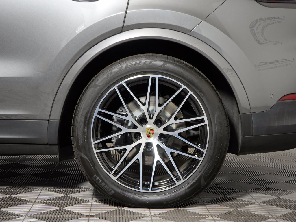 Certified 2024 Porsche Cayenne Coupe w/ Premium Package Plus AWD/4WD image 14