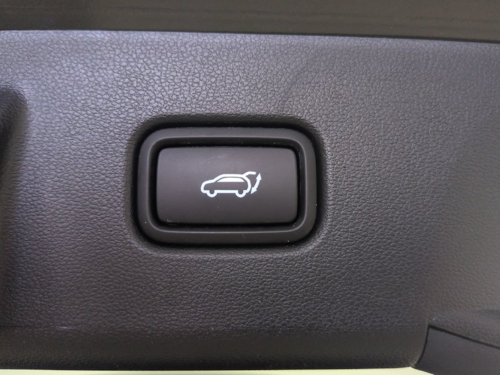 Used 2025 Hyundai Tucson Limited AWD/4WD image 17