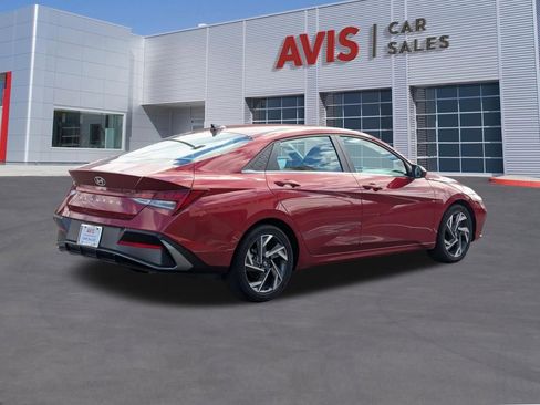 Used 2025 Hyundai Elantra SEL FWD image 6