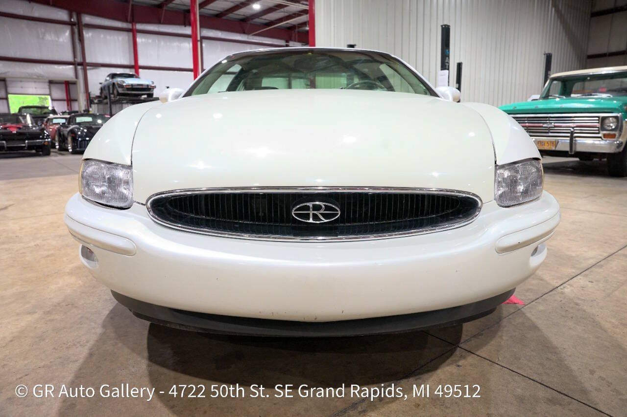 Used 1998 Buick Riviera Supercharged Coupe FWD image 13