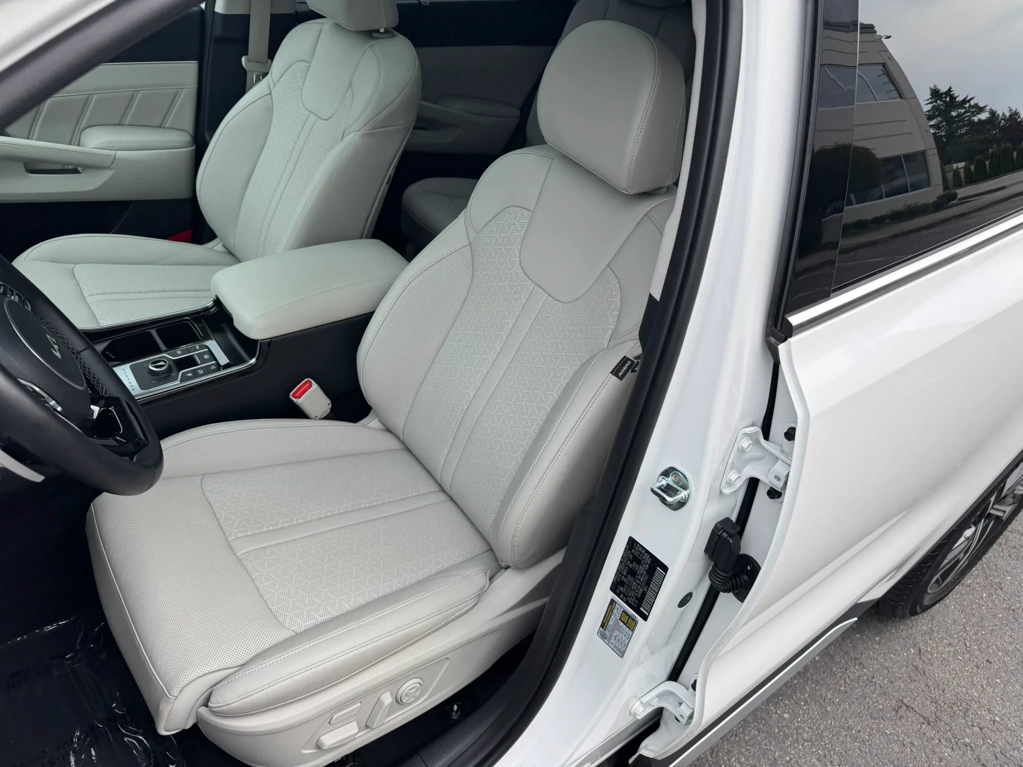 Used 2023 Kia Sorento SX Prestige w/ Panoramic Sunroof Package AWD/4WD image 24