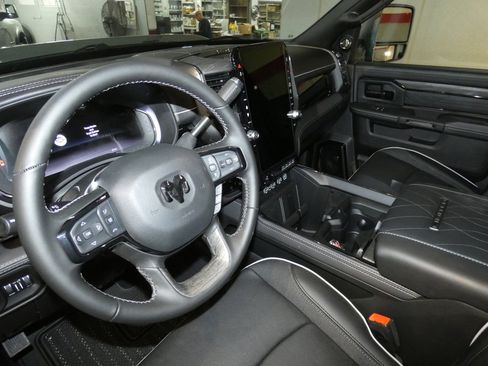 New 2026 RAM 2500 Limited image 9